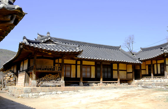 鄭蘭宗先生墓および新神道碑他墓域一帯